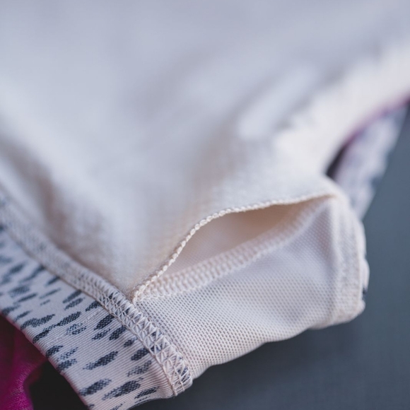 💫Lululemon Wild TankHeathered Jewelled Magenta / Dottie Dash White Black - Picture 4 of 10